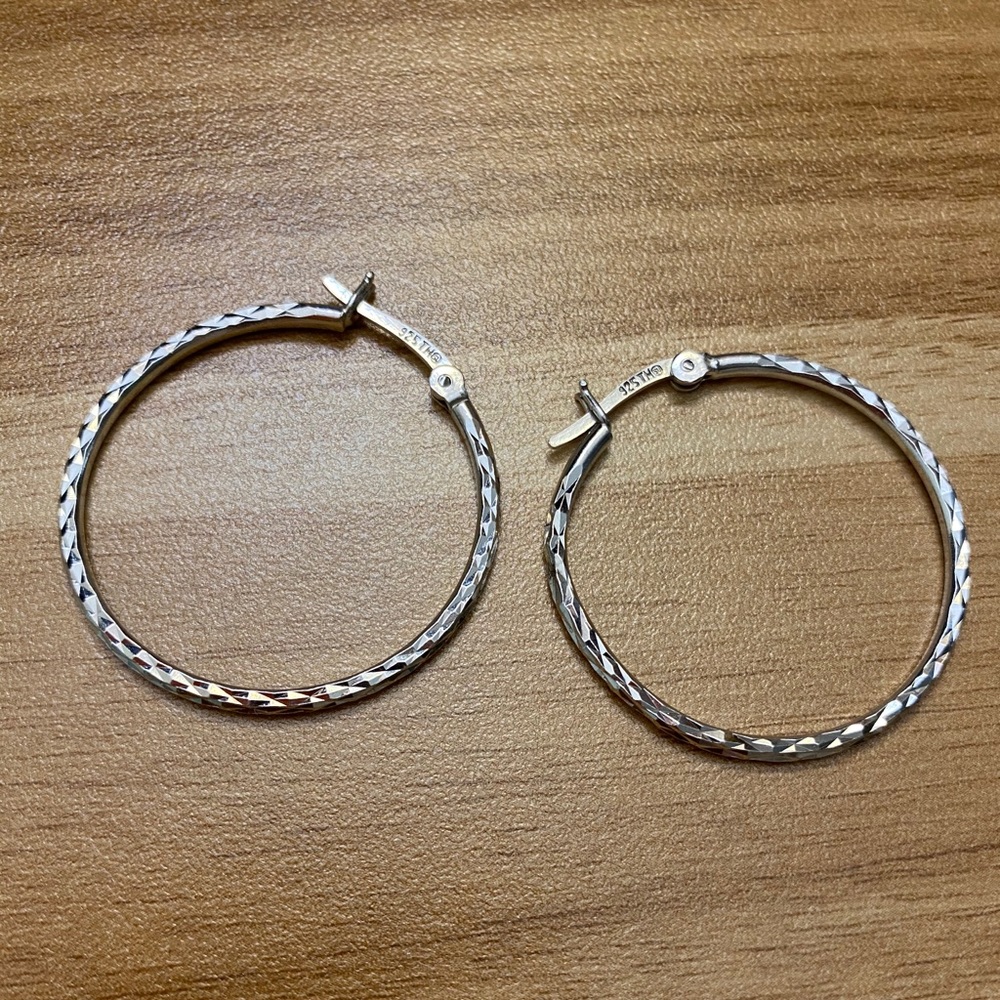 Vintage textured Thailand 925 silver hoop earrings
